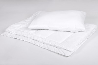Plněný komplet polštář (50 x 65 cm) a přikrývka (95 x 135 cm) do dětské postýlky Plněný komplet polštář (50 x 65 cm) a přikrývka (95 x 135 cm) do dětské postýlky